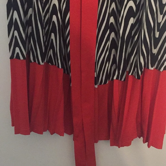 NWT Dress - Picture 3 of 5